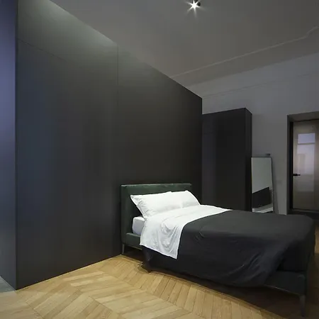 아파트 Whiterooms Collection